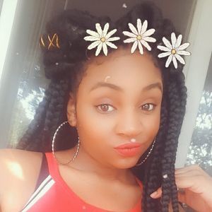 Meet your Posher, Tia